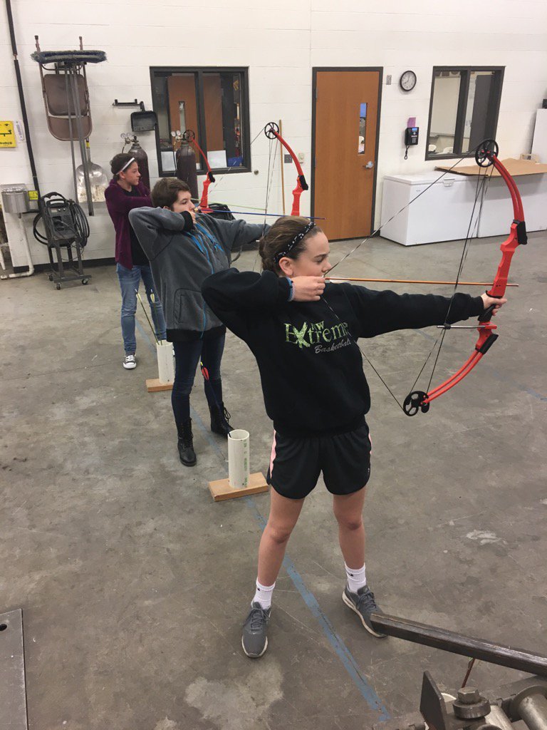 KCHSWildkats's tweet photo. KCHS students get to experience archery in exploratory jh ag class! https://t.co/pF1WmxhySx