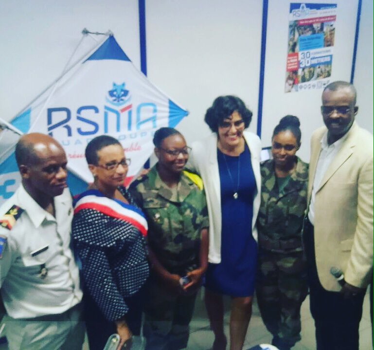 reseau_jom's tweet photo. ‼️En direct du #RDVIEE2016‼️ #Letsgo 💪🏾 Munissez vous de vos CV et venez saisir des opportunités #WTC #emploi #insertion #entreprendre https://t.co/sDC60CizEs