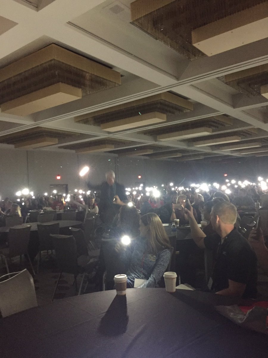 MrDudziak's tweet photo. OMLA Keynote.  #wormeli #OMLA2016 @LambertScience @SrpMMSMath https://t.co/FGV1MFNEEI