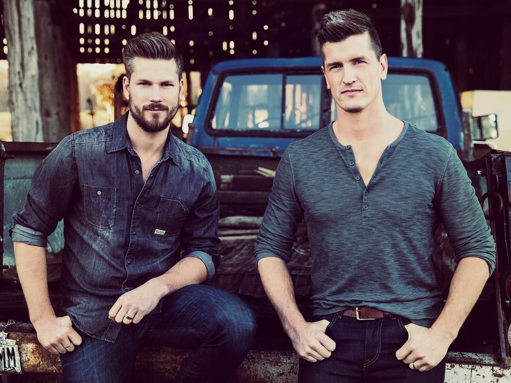 Exclusive First Listen: <a href="/HIGHVALLEY/">HIGH VALLEY</a> ’s “Dear Life”
nashcountrydaily.com/2016/10/27/exc…