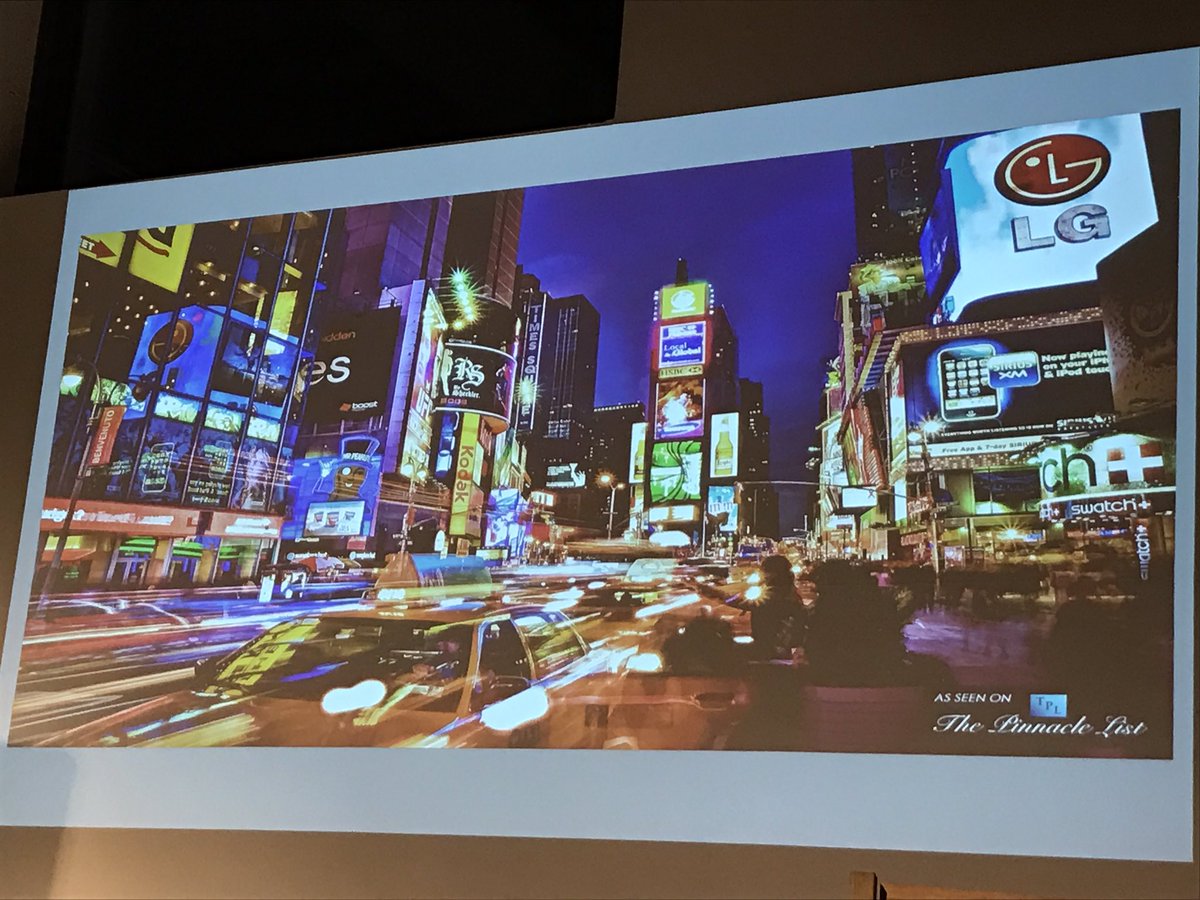 Stefan van der Stigchel over aandacht. Belangrijk bij gem. 3000 brand prikkels per dag! #dutchdesignweek #interessant #designmeetsbrands