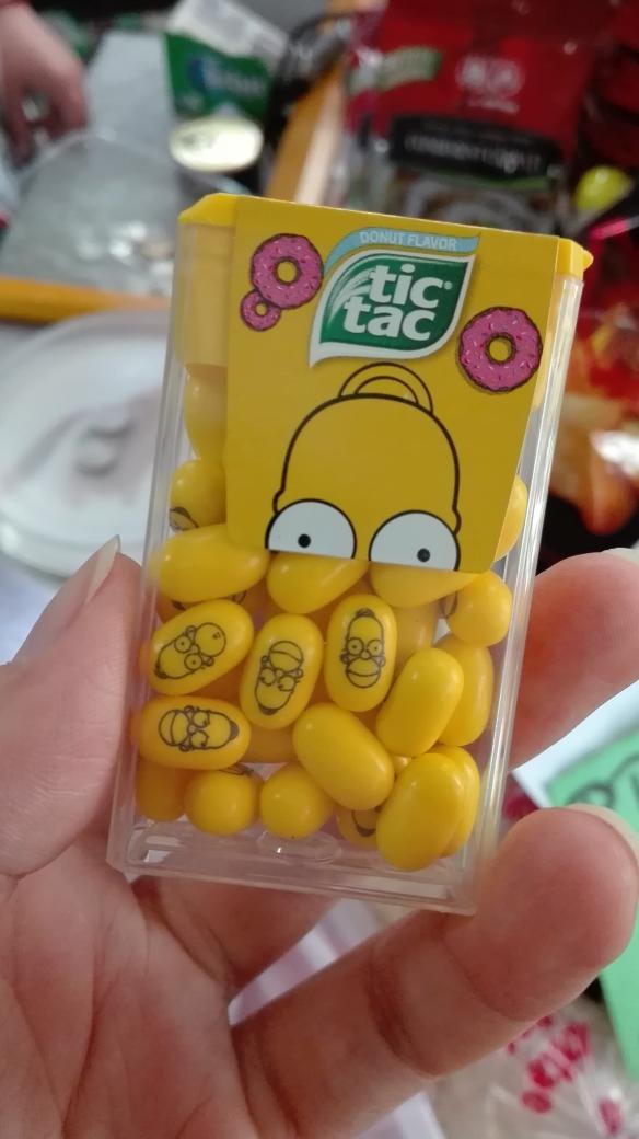 BoiceAL's tweet photo. @JYHeffect do you want some? #TheSimpsons #TicTacs https://t.co/Yvq6ZQpoAg