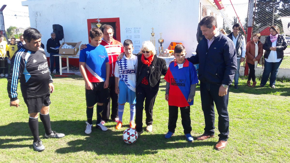 JCDARRI's tweet photo. Participando del Torneo Interescolar Copa Challenger "Julio César Otegui". https://t.co/5ObRZIoW4x
