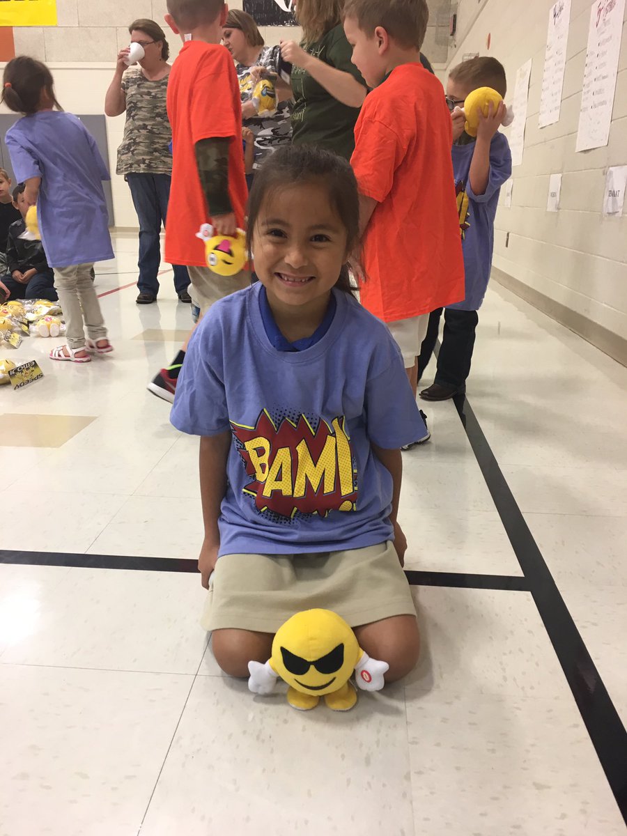 CandiceSmith88's tweet photo. Emoji races at school today!! !!! #cisdwalker #walkerpride #ilovemyschool #1stgraderocks https://t.co/1XUA1hgov2