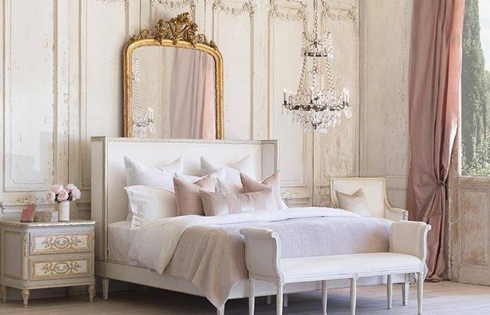 thefrenchmix's tweet photo. Absolutely in LOVE with #HPMKT finds! 😍

#InteriorDesign #Bedroom #Chandelier https://t.co/DOzq5FS3E2