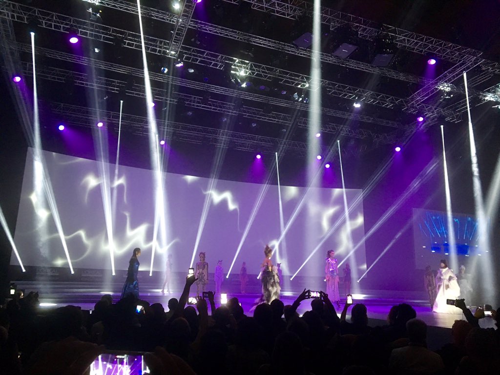 EsteticaMexico's tweet photo. Gran cierre de #LPBF2016 ¡Nos vemos el próximo año en Sevilla! #EsteticaMexico #EsteticaNews #esteticanetwork https://t.co/oVFTR8saSE