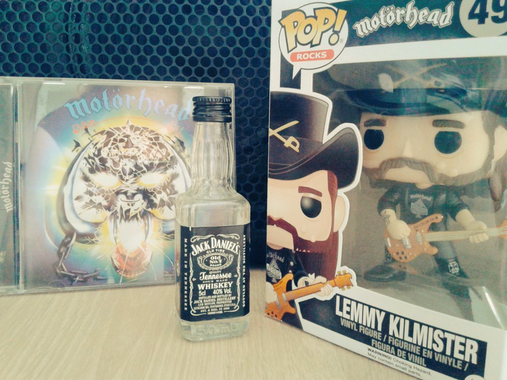 Red_Devill18's tweet photo. Forever Lemmy #motörhead https://t.co/k1AZxGQiWb