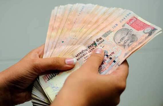 news24tvchannel's tweet photo. Cabinet approves 2% hike in DA/DR for central staff, pensioners #UnionCabinet #DearnessAllowance #Dearnes https://t.co/tOHXawNJc3 https://t.co/uuTBcl5UCm