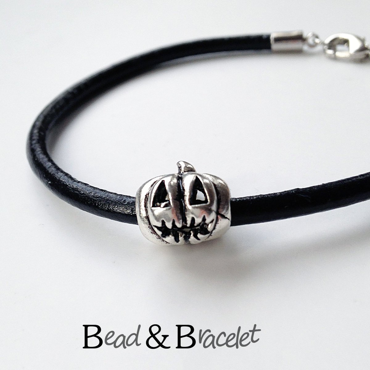 jckjewel's tweet photo. ✦ Last-minute Halloween ✦ by B&B
https://t.co/DKz8PfBjJP
#bracelet #halloween #pumpkin #jck
#ATEtsyRT #FlockBN #ATSocialUK #FNRTG #ATSOPRO https://t.co/dxtxr8UwLH