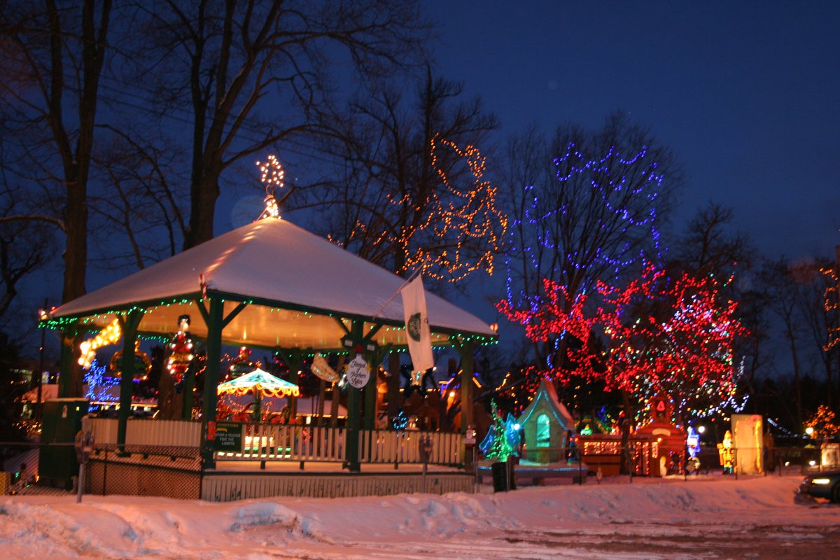 OSFoNL's tweet photo. The lights come on Saturday, Nov.19th @ 7pm, but the fun starts @ 3pm with lots of activities.  https://t.co/T8JKGUvsCf for details. https://t.co/AaR9ypeVqC
