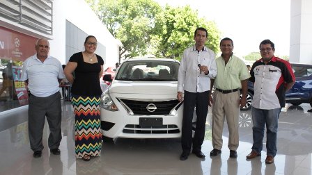 Oye_Chiapas's tweet photo. “Nissan Ginza Automotores regaló un Versa Drive 2017”
https://t.co/8K96hYw9iZ https://t.co/efHIXVQkA7