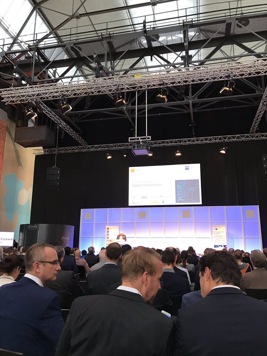 kristall8's tweet photo. Turbinenhalle der Stadtwerke D'dorf - Beeindruckende Location für #digitalk16 https://t.co/YaQztQJwgO