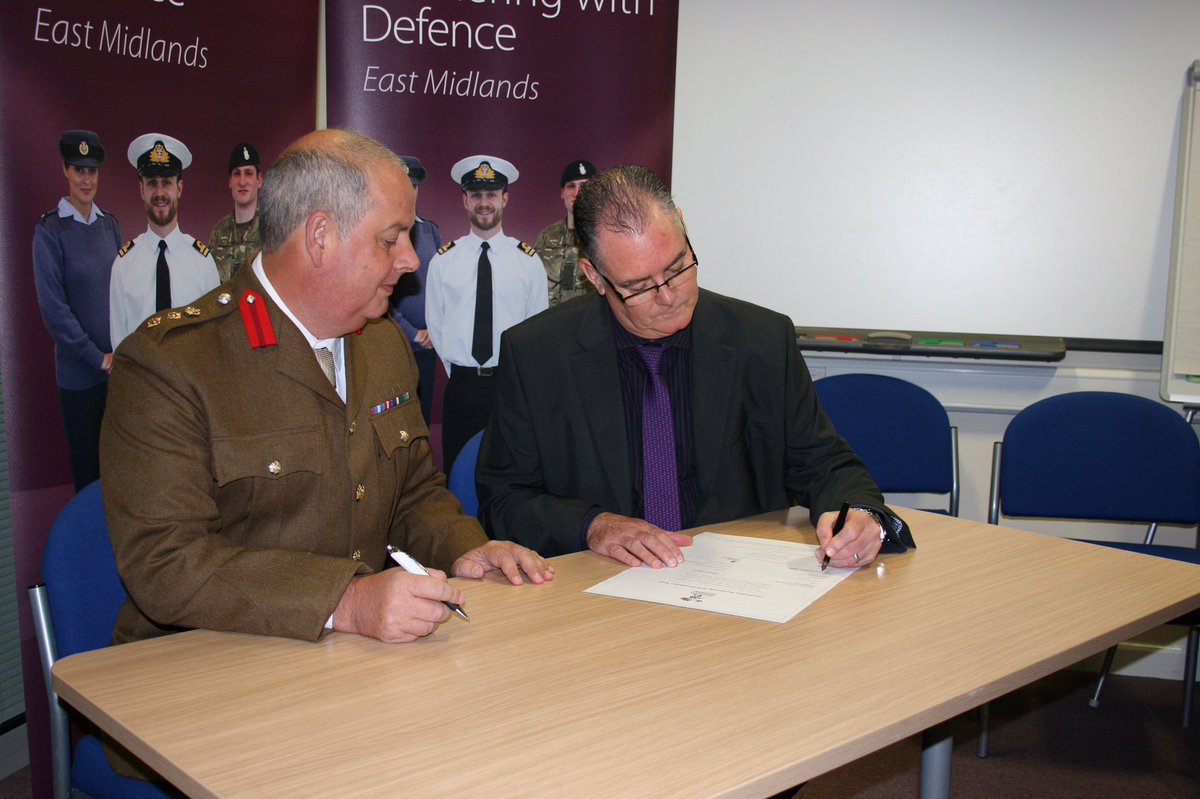 LPFTNHS's tweet image. Prior to #LPFTBOD this morning, Chair Paul Devlin signed us up to the Armed Forces Covenant. Proud to be #ForcesFriendly