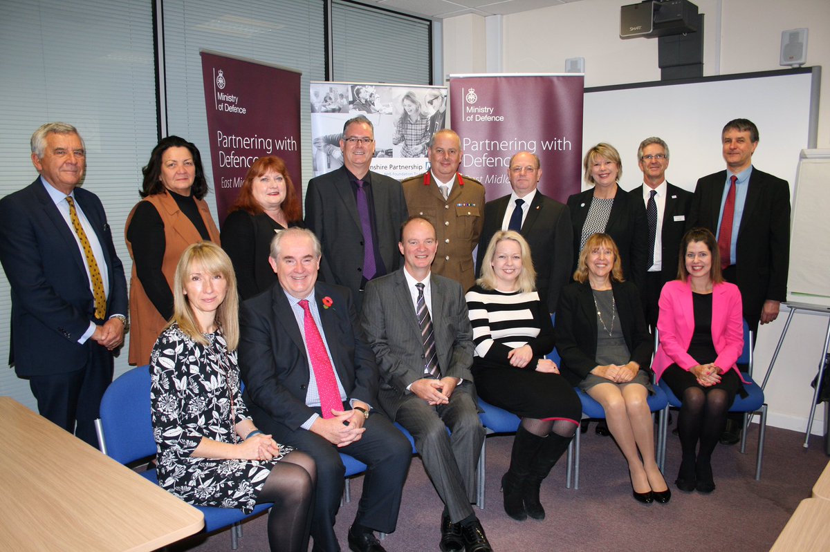 LPFTNHS's tweet image. Prior to #LPFTBOD this morning, Chair Paul Devlin signed us up to the Armed Forces Covenant. Proud to be #ForcesFriendly