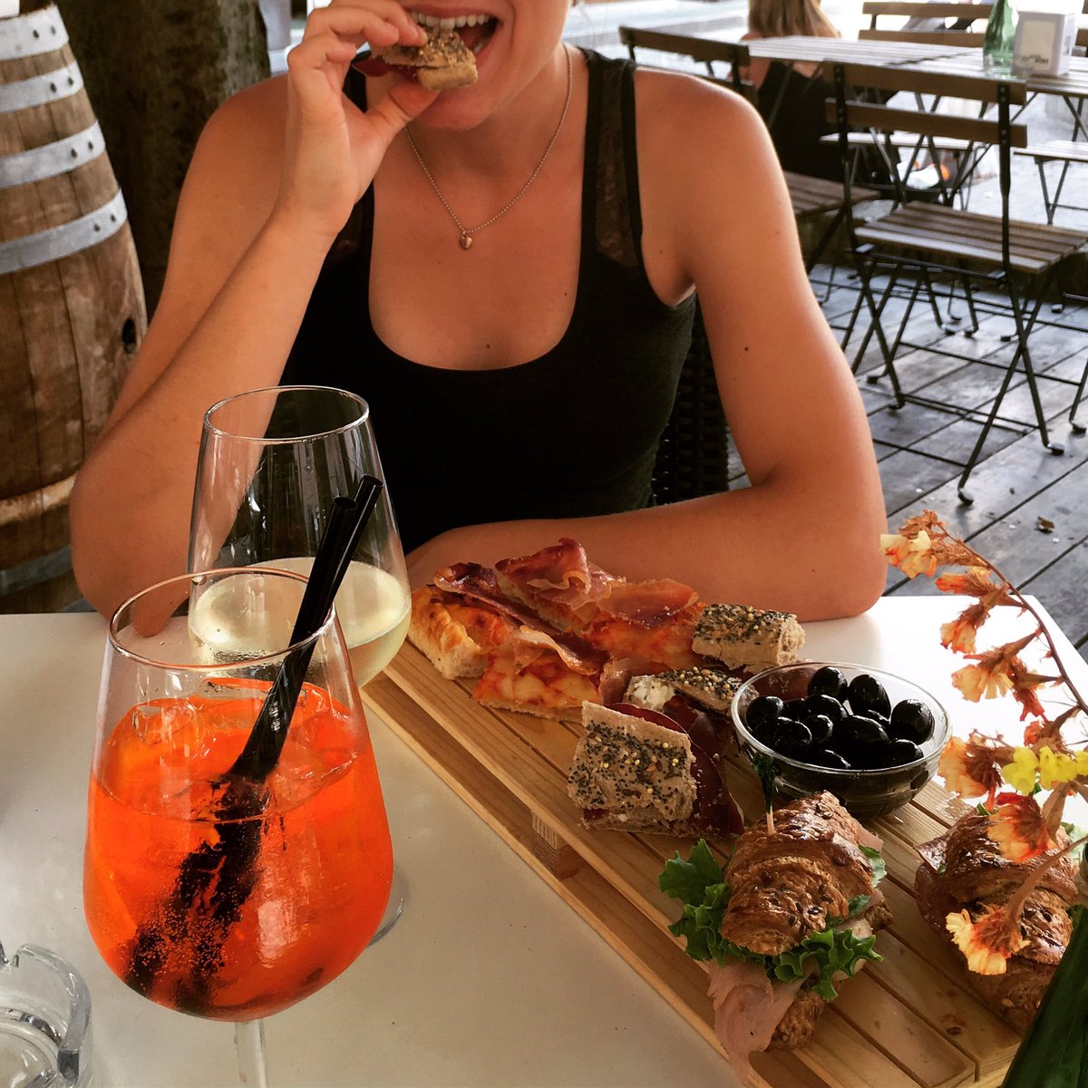 warmcocotte's tweet photo. Aperitivo or happy hour, brunch or dèjeuner...but it's always important to stay hungry and thirsty! #prosecco #spritz #foodblogger #brunch https://t.co/fNOyJSRWNn