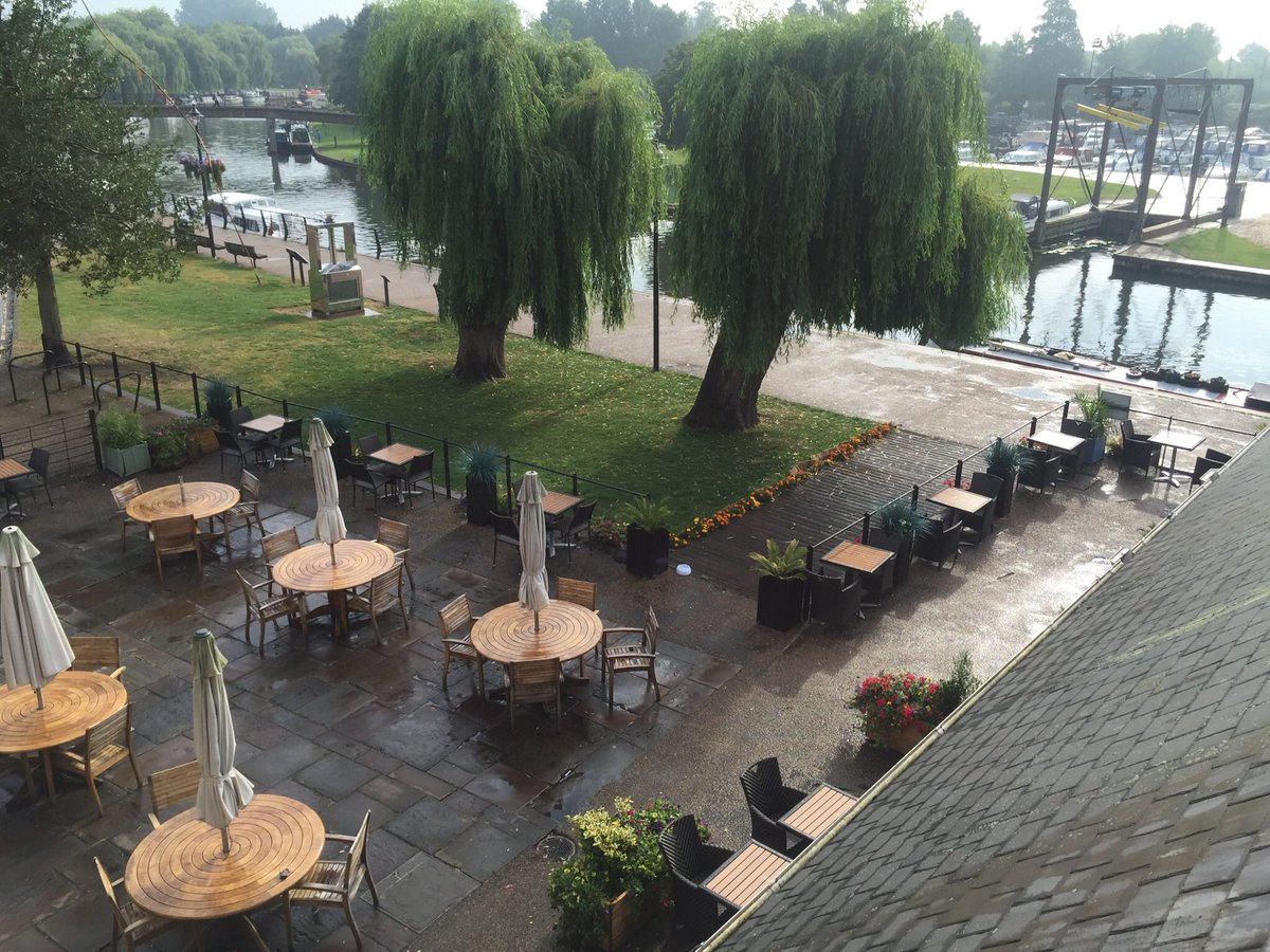 TaBoucheEly's tweet photo. #riverside #food #delicious https://t.co/lffYWMLV5Y