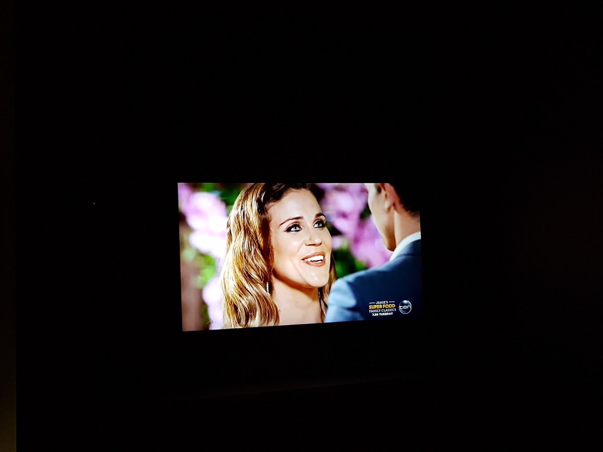 Ekdujekevaaste2's tweet photo. #Goodbyematt #BacheloretteAU https://t.co/puFHzJhBxp