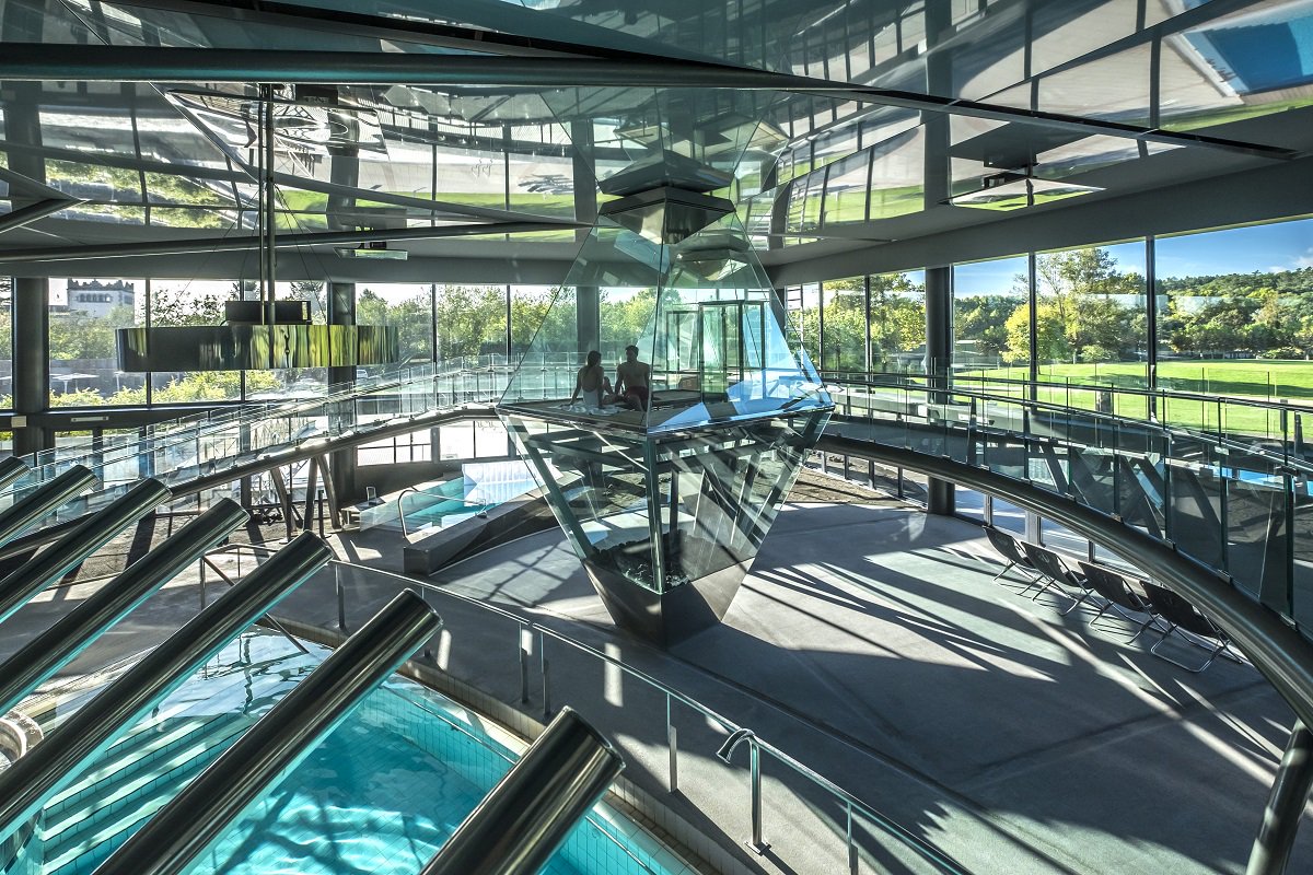 magmatermal's tweet photo. Ja tens plans per aquest #pont? Us recordem que dilluns 31 i dimarts 1 @magmatermal estarà #obert. Us hi esperem! #relax #spa #familia https://t.co/ZsKnoi6k3i