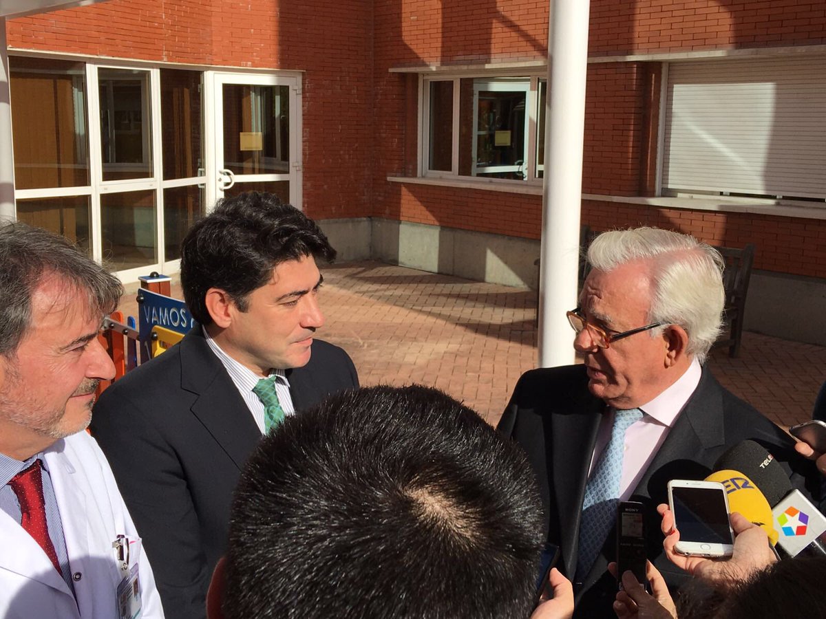 davidperez's tweet photo. Excelente noticia para #ALCORCÓN: consejero Sanidad @jsanchezmartos acaba de anunciar la construcción nuevo centro de Salud de #ParqueOeste https://t.co/Qv7Qn1QGg8