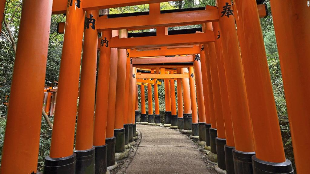 CNNTravel's tweet photo. Kyoto: The world's most photogenic city?: https://t.co/99qqA5C3Tb https://t.co/S7gAI4SdEQ