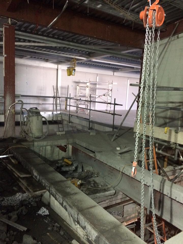 Sig_Build_Serv's tweet photo. Top floor strip out complete and front / rear atrium's under way #Next #IntuLakside #Construction #Chas #CommercialContractor #Nationwide https://t.co/uVCTLEyYPR