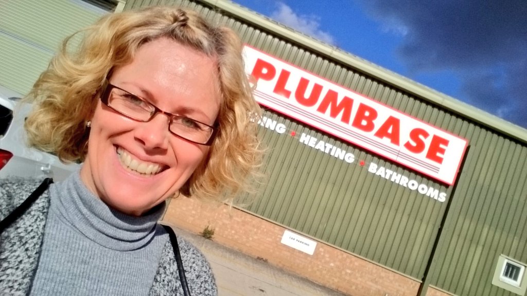 Melsy68's tweet photo. @plumbaseuk #polypipePrizes my big plughole would love some dinner π https://t.co/MFty95hAu4