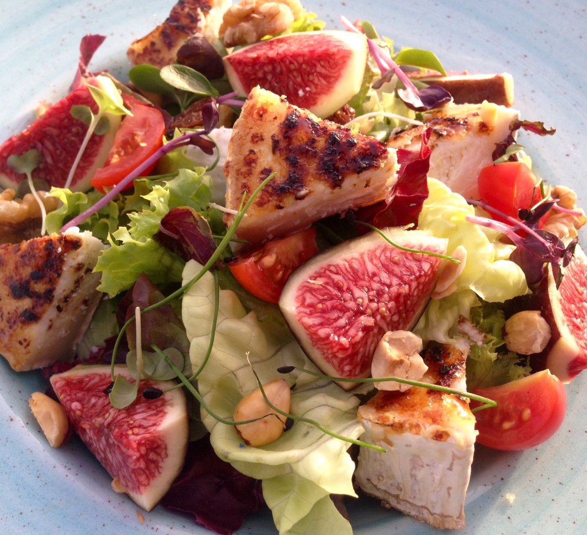 Nuevas sugerencias con productos de temporada, Ensalada de queso de cabra e higos...by <a href="/JoseCortesGarc1/">Jose Cortes Chef</a> #bonprofit