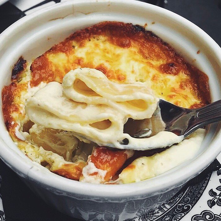 NACmayfair's tweet photo. Who wants some truffled NAC 'n' cheese?? via @onygo.fts #wedo #nacmayfair #trufflemac #macandcheese #EEEEEATS #nomnomnom https://t.co/EjDBkUZnjI