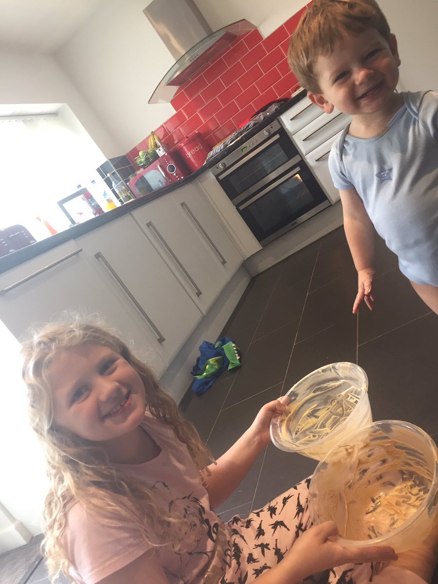 CiaraMcmillan's tweet photo. Best part of making a cake is licking the bowl! @BritishBakeOff #laceyskitchen @PaulMacca76 https://t.co/aQWSJedy4S