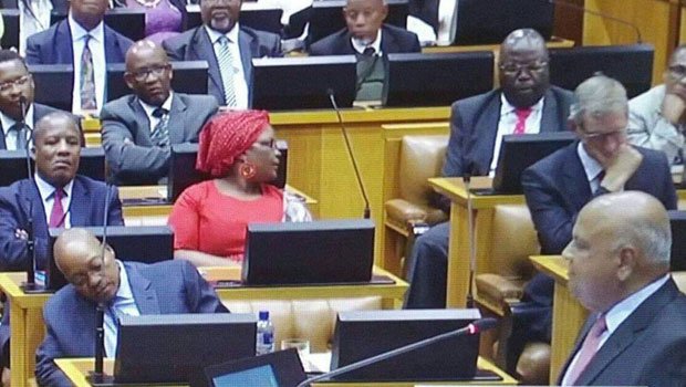 City_Press's tweet image. ‘Sleepist’ Zuma mocked for napping during Gordhan speech ow.ly/NuCJ305AiXr