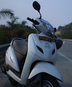 iRYD_Bikes's tweet photo. Whether you’re an experienced rider or a beginner, a #scooter rental on #iRYD is the perfect way to explore the city on your vacation. https://t.co/69GscEr9LJ