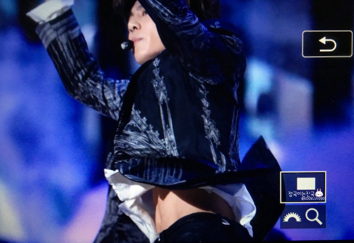 Appreciation Jungkook's abs yall - Celebrity Photos ...