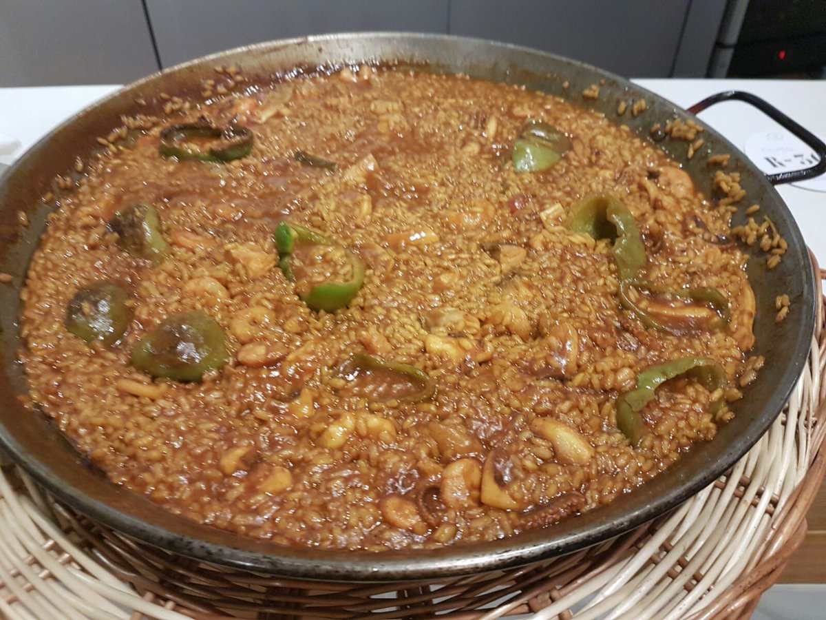 360elrubio's tweet photo. La mejor variedad de arroces la encontrarás en #ElRubio360. Reserva llamando al 968 18 10 32 ☎ y, ¡prepárate para vivir una #experiencia360! https://t.co/Jo0zFQ8n8K