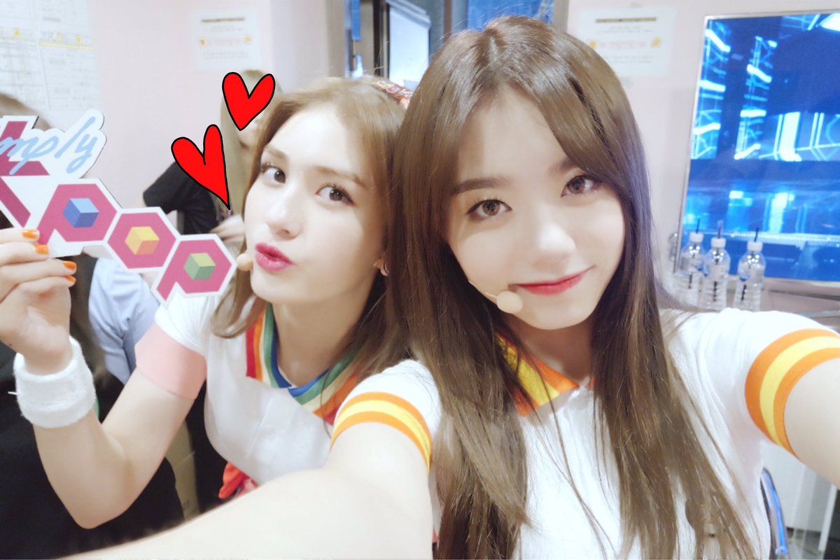 Tzu_yu_kim's tweet photo. Omg ( SOSO ) somi sohye so pretty girls #아이오아이 #ioi #ioiunit #dreamgirls #whattaman #VeryVeryVery #somi #sohye https://t.co/NzpxleVRRd