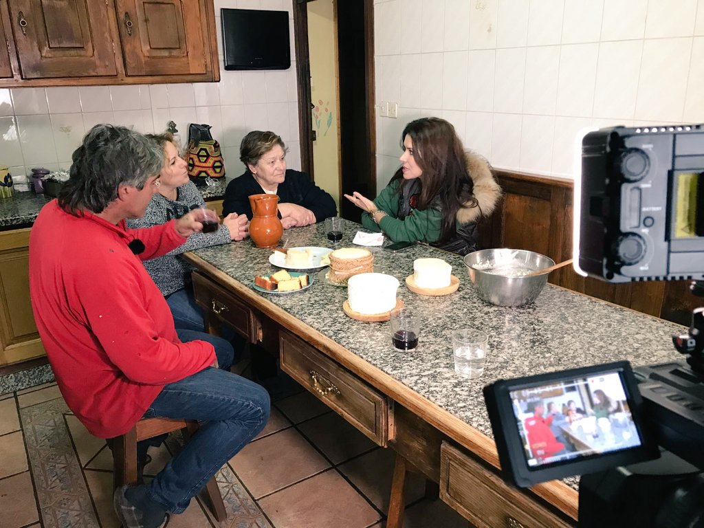 Este viernes en @ComeTAsturiasTV:
<a href="/Ove_Tus/">Confitería Ovetus</a> <a href="/PCaboBusto/">Pasteleria CaboBusto</a> <a href="/SidraDasturias/">DOP Sidra de Asturias</a> @RodrigoCuevasG y #QuesoGenestoso #CangasdelNarcea <a href="/josevicrofer/">JoséVíctor Rodríguez</a> y+!