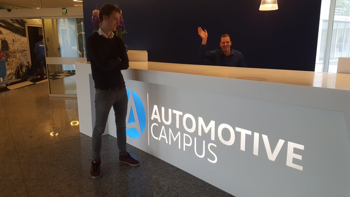 Lindialoog's tweet photo. Halloooooo Thomas (zonder actieve twitter)! cc @drivenbyhelmond :-D https://t.co/AWv8VX95hX