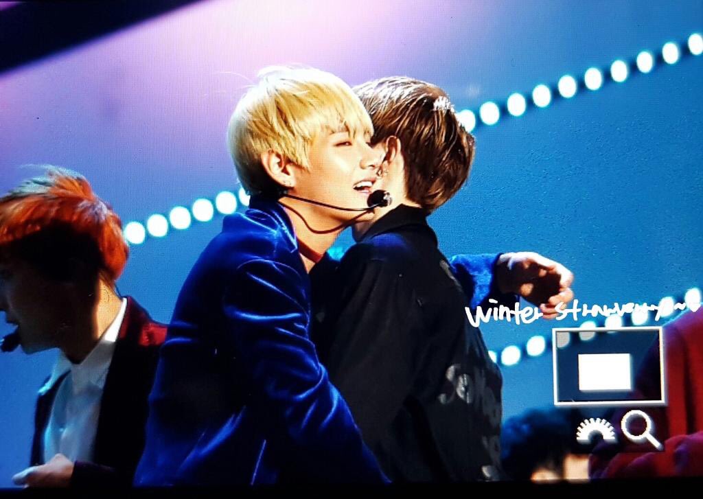 aiirr_twt's tweet image. วีมาร์ค กอดกันนนนนนน ฮืออออออ
คู่นี่มาอีกแล้ววววววววววววว &amp;gt;&amp;lt; #vmark #방탄소년단 #BTS #GOT7 #태 #태태 형 #마크 #BTSxGOT7