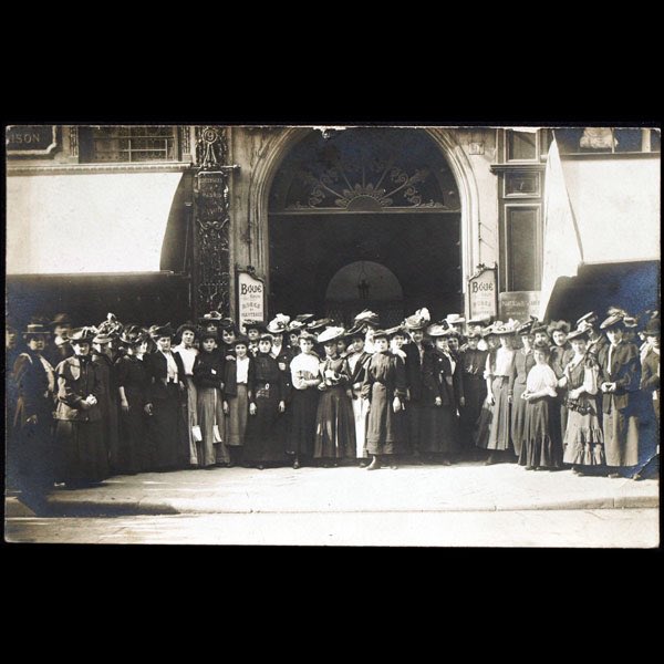 diktats's tweet photo. In the early 20th century a (now forgotten) Parisian house sold dresses worldwide: Boué Soeurs. The whole story tomorrow @histoiresdemode! https://t.co/NFp8E4vB0D