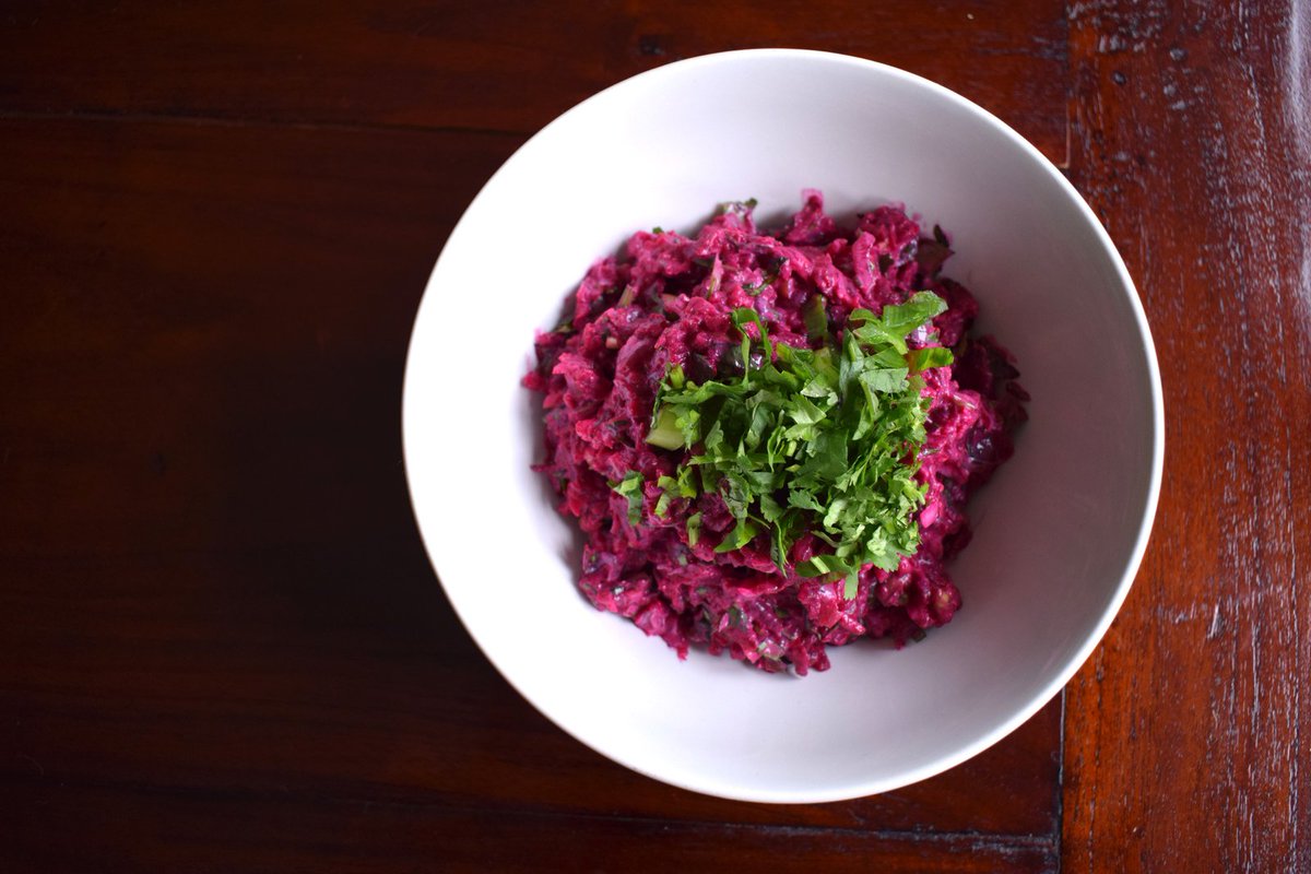 ElenesKitchen's tweet photo. #beetrootdip #colourfulfood #healthyeating 🌶 #corriander #tasty #beetroot #beetrootsalad #levantine https://t.co/pFaUSVCPPh