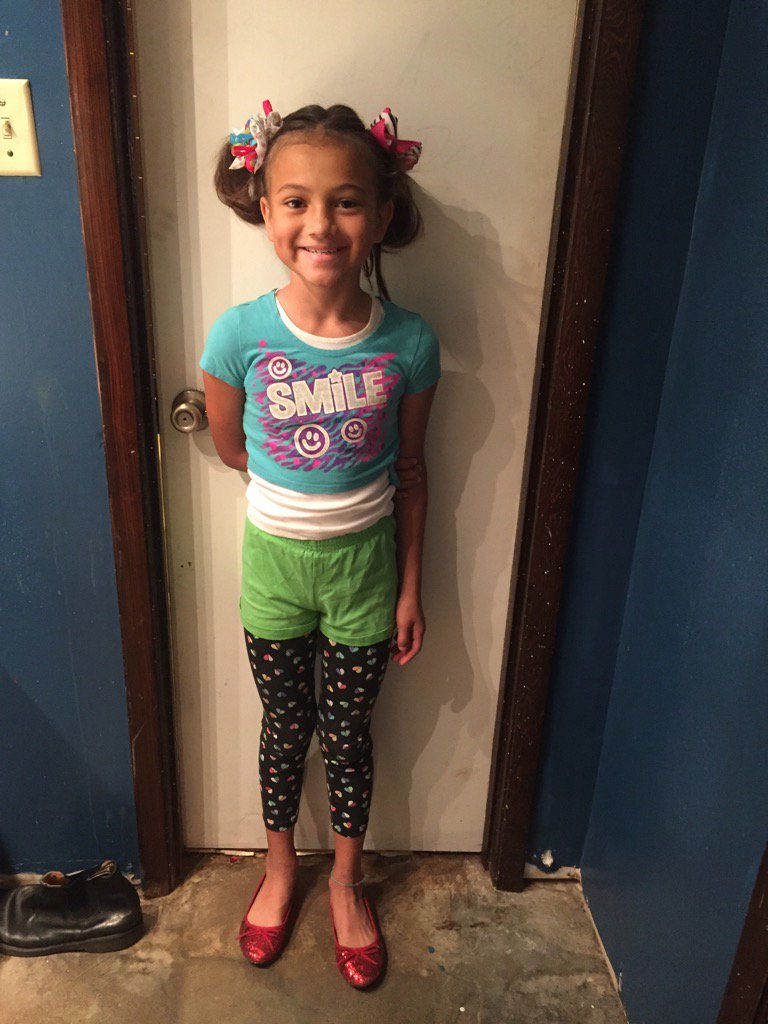 MeaBatia's tweet photo. Getting ready for wacky tacky day https://t.co/8rvESzgoGW