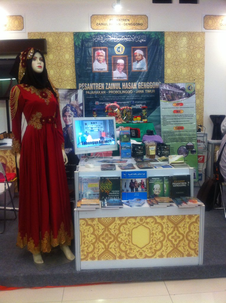 agus5227's tweet photo. Ayo ramaikan stand pesantren Zainul Hasan Genggong Probolinggo di Indonesia shari'a Economic Festifal #isef2016 https://t.co/pFiSyuXKAr