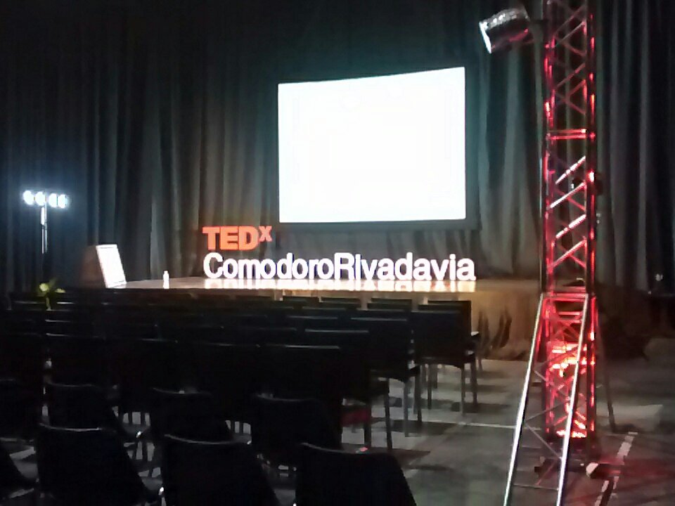 TEDxComRiv's tweet photo. A las 9 largamos! https://t.co/h8e9VxMgoo