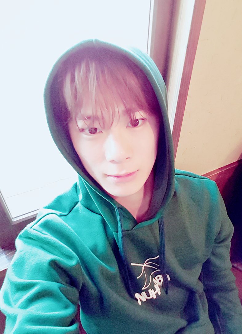offclASTRO's tweet photo. 네~치열한 경쟁속 우승자는 바로바로~~~~~달!!!작!!🌜📸
투표해주신 우리아로하 너무 감사하고 앞으로 눈부신 작가들의 활약을 기대해주세요😙
#아스트로  #1.3달작 #2.4진작
#둘다잘해써잘해써 https://t.co/q92bfbpDoK