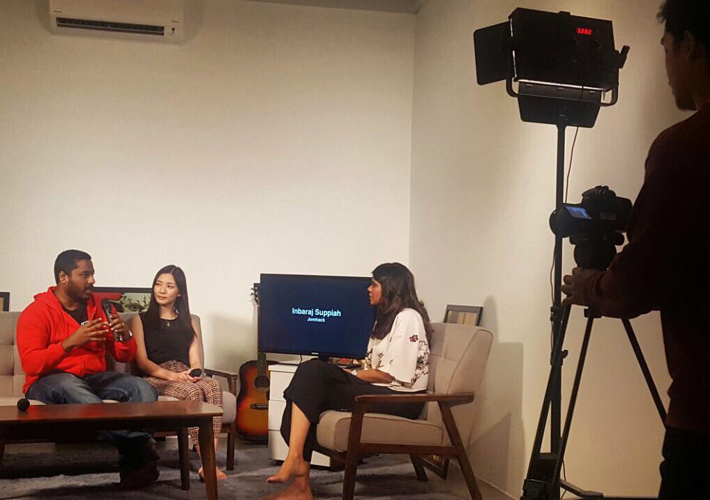 jomhackmy's tweet photo. Talking about #JomHack Malaysia with Nextupasia. Video will be out soon #talkshow #entrepreneurship #startup https://t.co/rEc9QT6IAA