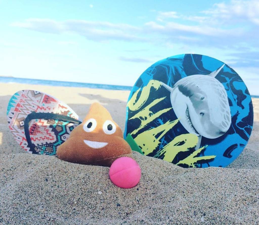 mierding_en's tweet photo. We already miss summer :( #mierding #tbt #beach https://t.co/Z7XOARaqTs