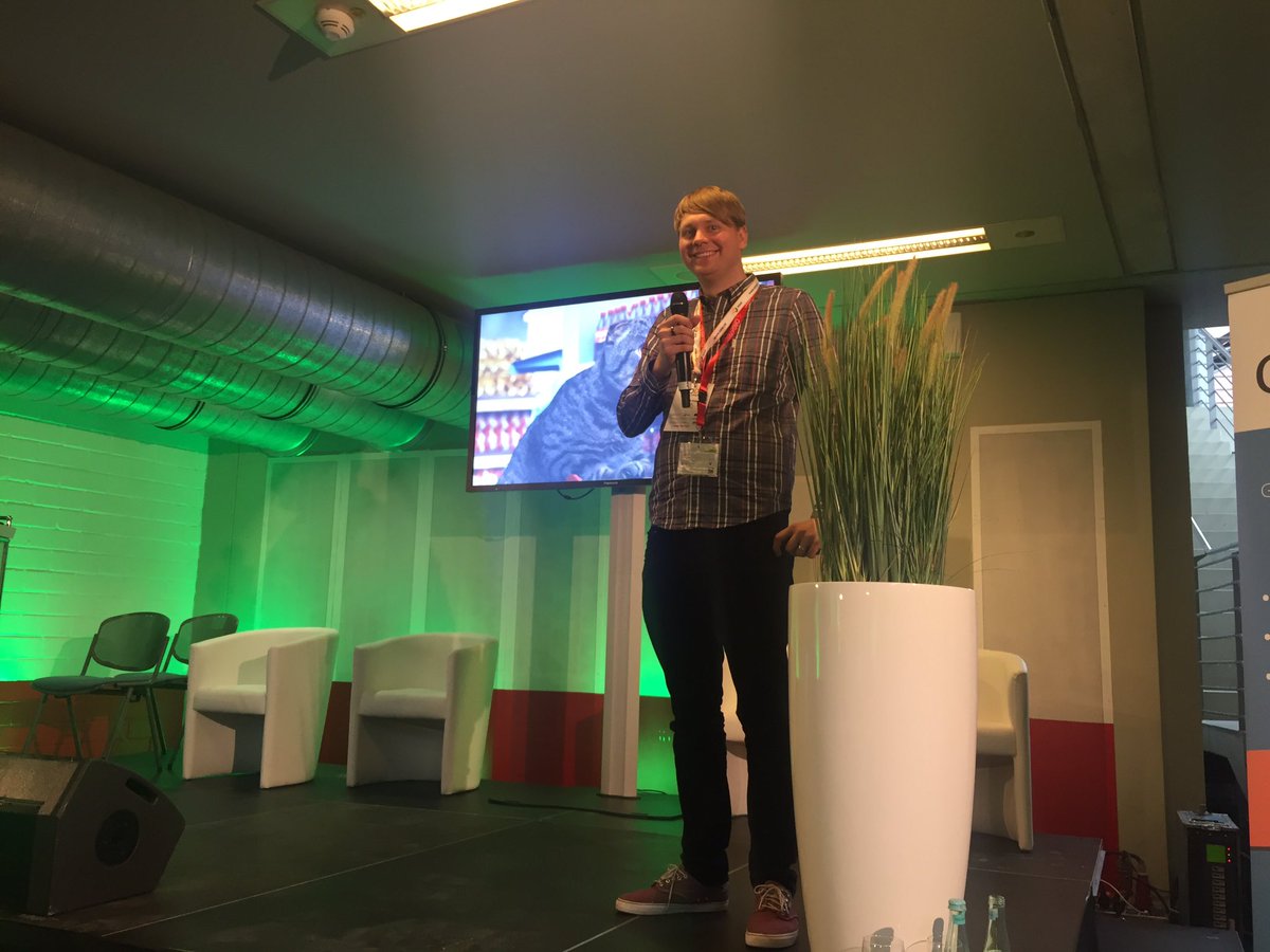 ConversionConDE's tweet photo. Hendrik Unger punktet mit #catcontent jetzt auf der #ConversionCon jetzt vorbeischauen! https://t.co/6oRppiBnVi