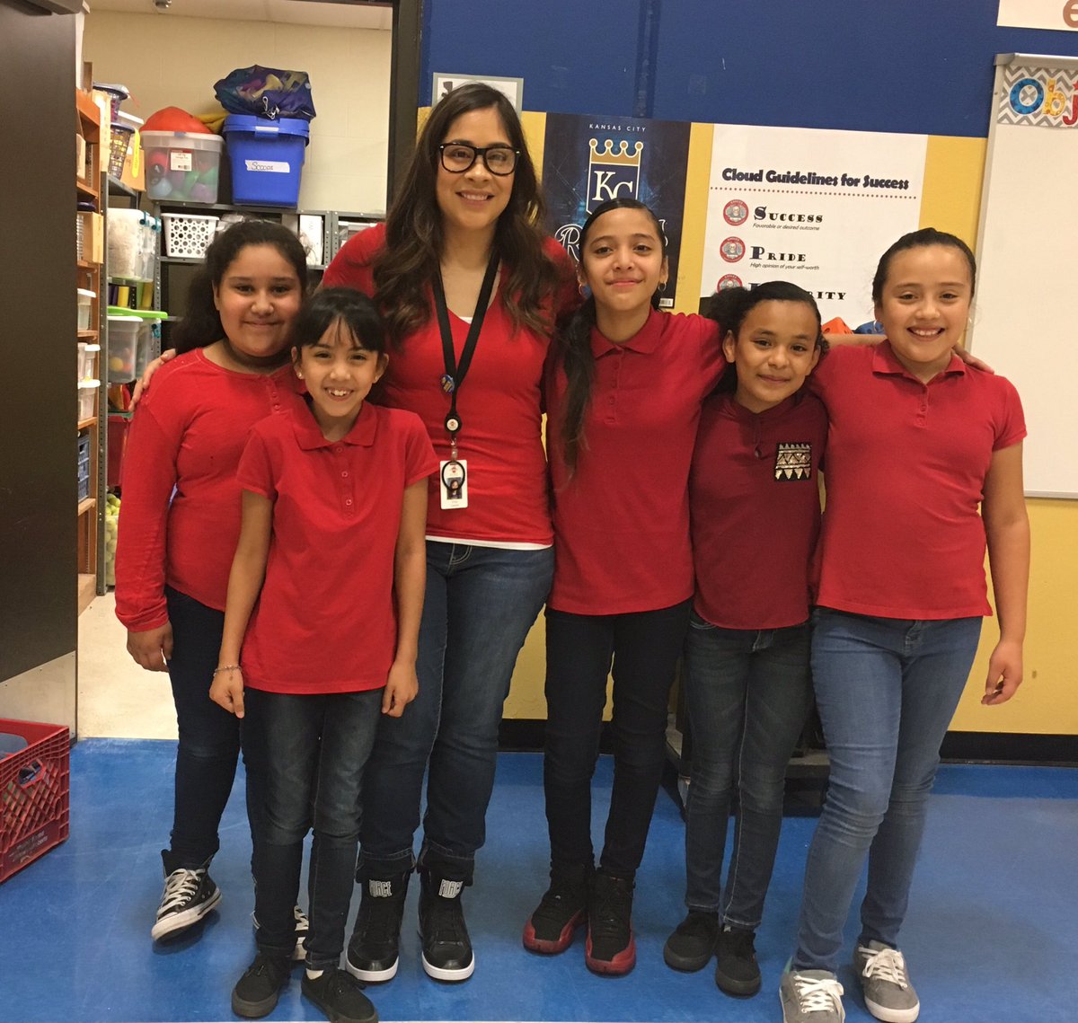 CloudEagles's tweet photo. Twin Day!!!! #redribbonweek #sixtuplet https://t.co/tiajTA9ern