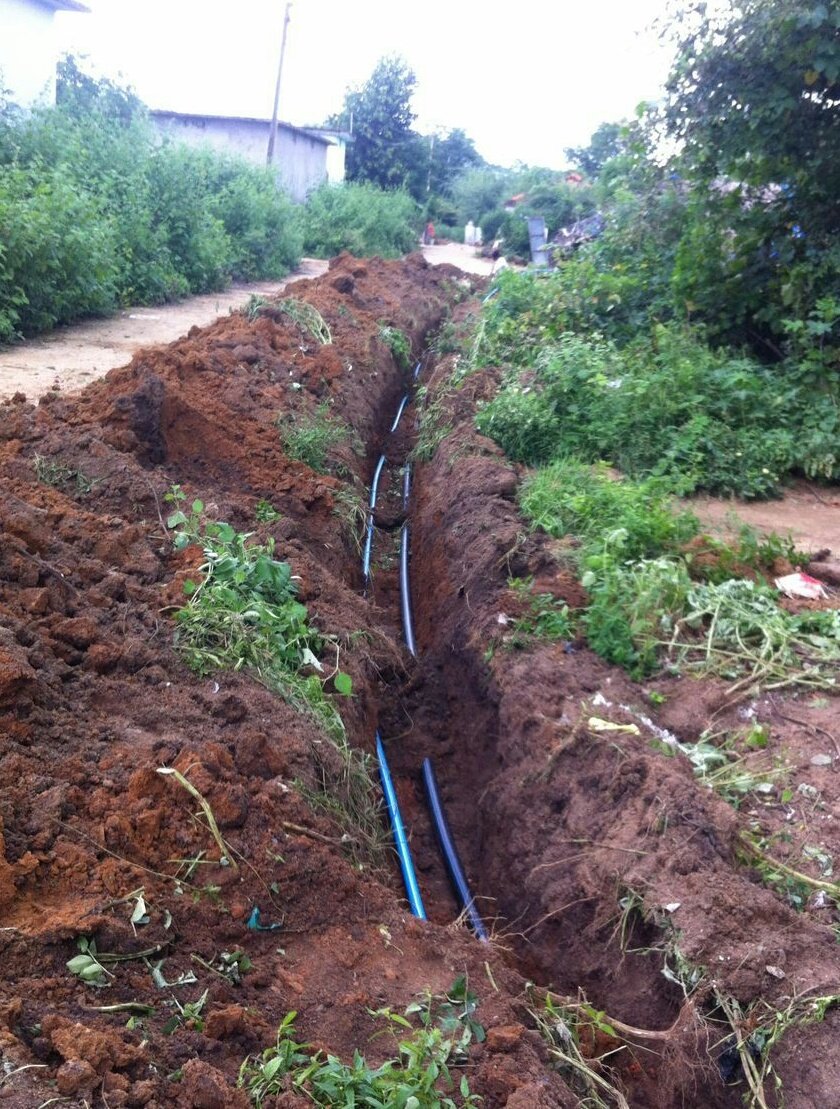 MinisterKTR's tweet photo. Works of #Telangana FiberGrid + WaterGrid - an innovative project to provide water &amp; Internet to all homes, are progressing at a brisk pace. https://t.co/2VLhEHRSOF