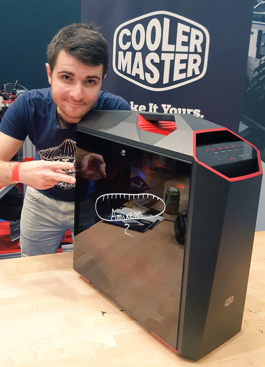 Je viens de dédicacer le nouveau boîtier #Maker5T à la #PGW, #RT + #Follow <a href="/coolermasterfr/">Cooler Master France</a> pour le gagner ! :)