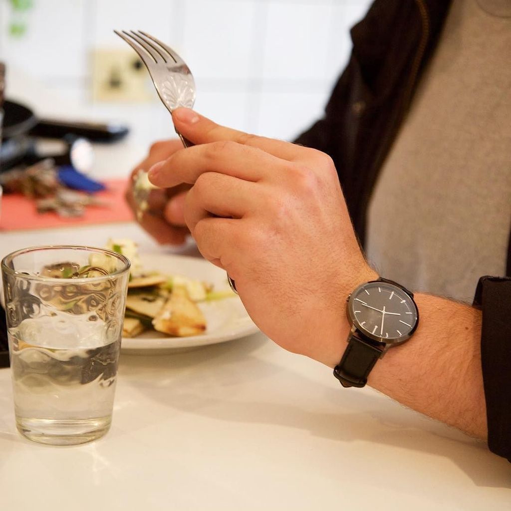 Freedomtoexist's tweet photo. Time for lunch! - #freedomtoexist #fte4007 #watch Gunmetal and black leather #minimaldesig… https://t.co/FLwpd3vzqR https://t.co/iyaQxlqdTx